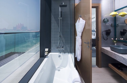 Palm Jumeirah Hotel | C Central Resort the Palm