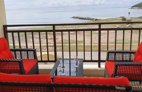 Portmore Villa | C-Vue Villa (Pool AC Gated Sea Front )