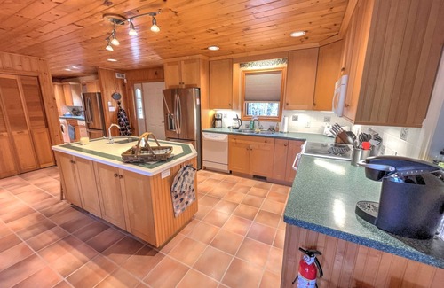 Rideau Lakes Casa | Lakeside Retreat with Private Dock | Brooks Bay Cottage