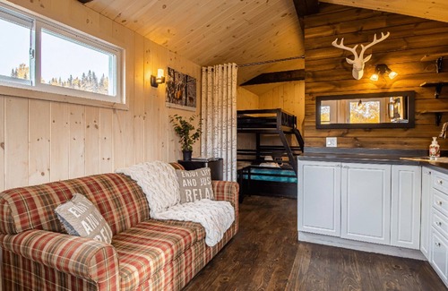Notre-Dame-Auxiliatrice-de-Buckland Chalet De Esquí | Beausite Tourisme-Lac, river spa, micro farm, estate trail, view of the mountain