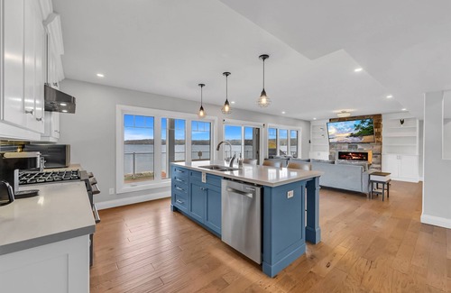 Selwyn Cabaña | Luxury Modern Cottage Best Sunrises with Hot Tub