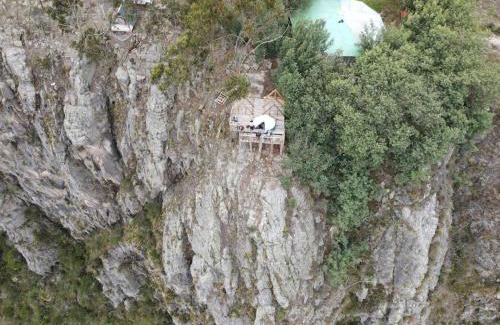 Suesca Otro | Cabaña Bambú - Roca Glamping Suesca