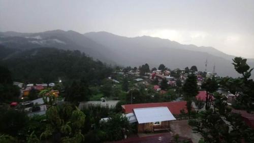 San Jose del Pacifico Chalet De Esquí | Cabaña con Bañera y Chimeneas en Puesta de Sol