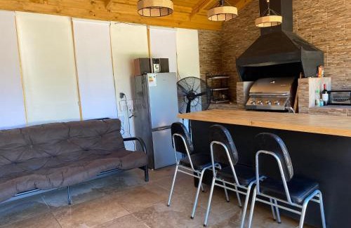 Coinco Otro | Cabaña con quincho, tinaja y piscina