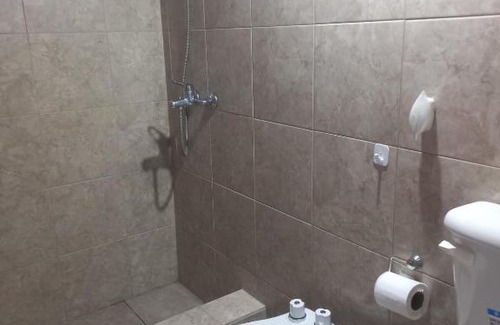 Dina Huapi Chalet De Esquí | Cabaña del Lago 2