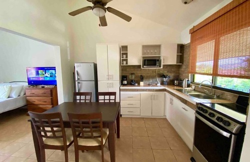 Playa Ocotal Condominio | Cabaña en el Sol (Cabin in the Sun)