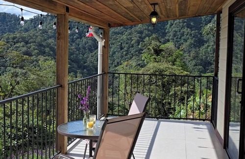Pacuare Reserve Cabina | Estamos ubicados cerca del Parque Nacional Tapantí en Orosi, Cartago, Costa Rica