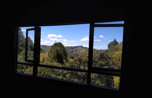 Los Nomos Cabina | CABAÑA EN SANTA ELENA, IDEAL PARA ESTADÍAS DE TRABAJO "REFUGIO EN LAS NUBES"