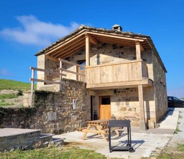 San Pedro del Romeral Chalet De Esquí | Cabaña Pasiega Montes del Pas