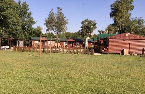 Francisco Álvarez Casa | Cabañas, bungalows, casas, departamentos, a 41 km de la Capital Federal