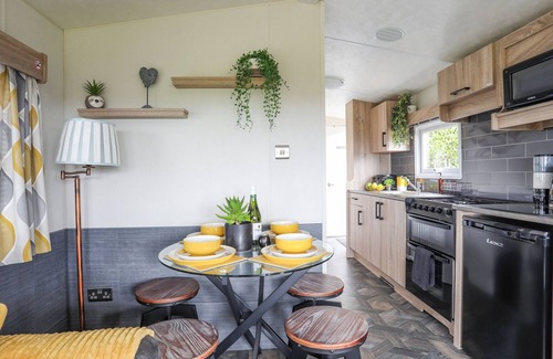 Rhyd-y-clafdy Cabaña | CABAN CWTCH (THE COSY CABIN), pet friendly in Llanaelhaearn