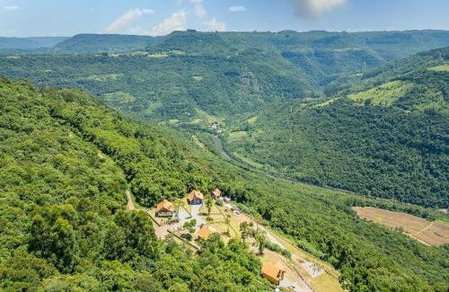 Nova Petropolis Casa | Cabana Blaue Hütte Vila Germânica by Achei