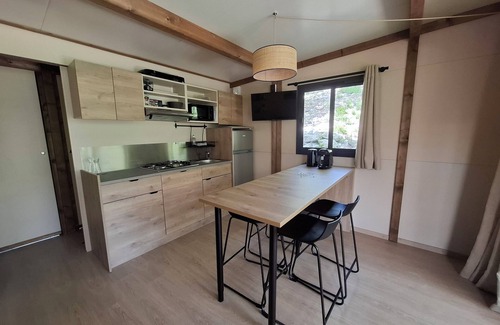 Simiane-Collongue Chalet De Esquí | Cabanon nestled in the pines between Aix and Marseille with large swimming pool