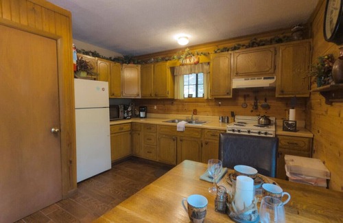 Eureka Springs Cabina | Cabin 11Redbud Valley+Jacuzzi Tub+Deck+Pond+Trails