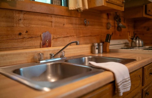 Eureka Springs Cabina | Cabin 11Redbud Valley+Jacuzzi Tub+Deck+Pond+Trails