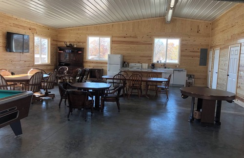 Piedmont Cabina | Cabin #120 LodgeForAllSeasons 1/2 mile-2 min drive to a marina & Clearwater Lake