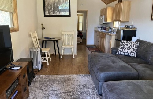 Ashland Casa | Cabin #17 at Hyatt Lake Resort