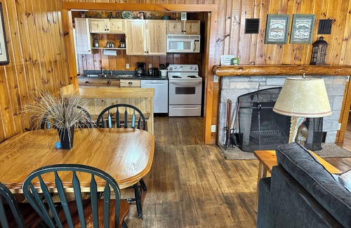 Eagle River Cabina | Cabin 2 by Eagle Waters Resort