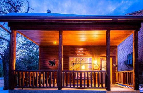 Christopher Creek Chalet De Esquí | Cabin #5 Black Bear - Pet Friendly - Sleeps 6 - Playground & Game Room
