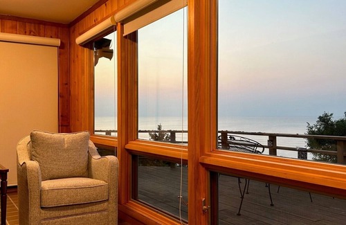 Porter Beach Cabina | Cabin 53 steps from Porter Beach on Lake Michigan: Family & Pet-Friendly