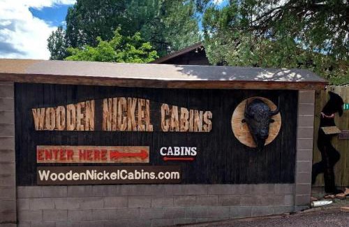 Christopher Creek Chalet De Esquí | Cabin #6 Bobcat Bunkhouse - Pet Friendly - King Bed - Sleeps 4