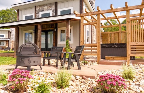 Timberline Cabina | Cabin 6 One Bed Modern Luxury w Hot Tub
