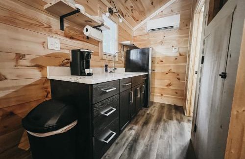 Hartwell Otro | Cabin #6 Studio With Kitchenette