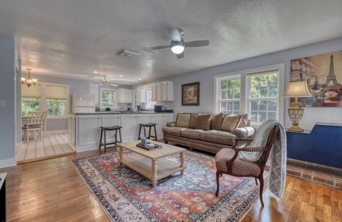 Blairsville Cabina | Cabin Between the Meadows