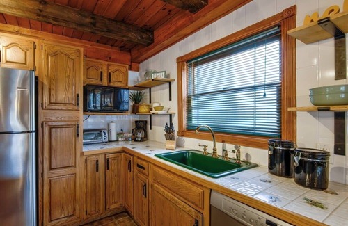 Waterford Cabina | Cabin Cove ~ Warm Cozy Nights! River View, Theater