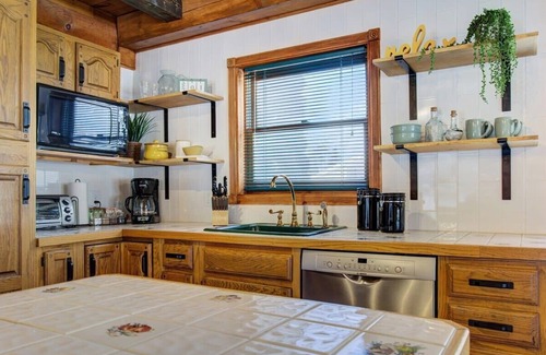 Waterford Cabina | Cabin Cove ~ Warm Cozy Nights! River View, Theater