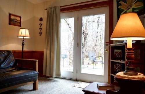 Lyndhurst Casa | Cabin Creekwood