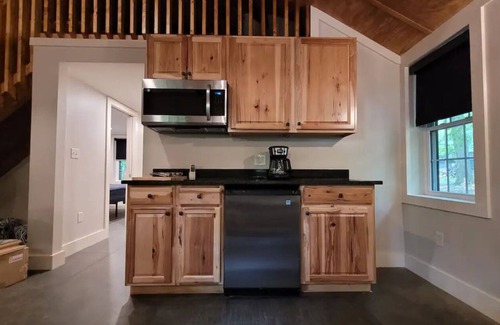 Cuyahoga Falls Cabina | Cabin for 6 in Cuyahoga Valley National Park: Enjoy four-season comfort