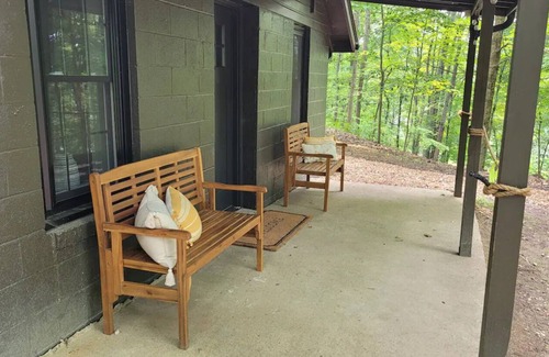 Cuyahoga Falls Cabina | Cabin for 6 in Cuyahoga Valley National Park: Enjoy four-season comfort