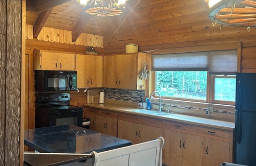 Star Valley Ranch Cabina | Cabin getaway 1-Hour from Jackson Hole, Golfing, Fishing, Palisades, Yellowstone