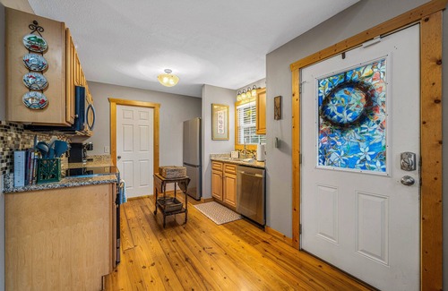 Ellijay Cabina | Cabin in Ellijay with hot tub, fireplaces, pools, tennis, gym, rec center, AC