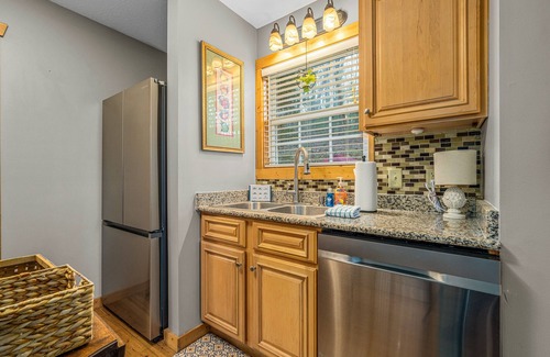 Ellijay Cabina | Cabin in Ellijay with hot tub, fireplaces, pools, tennis, gym, rec center, AC