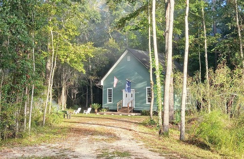Pineland Casa | Cabin in the woods at Stokes Bluff