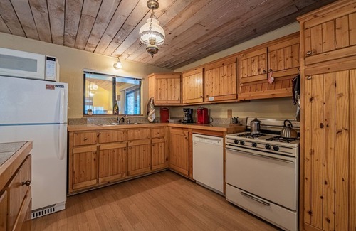 Iowa Hill Cabina | Cabin in the Woods