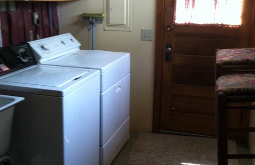 Suttons Bay Cabina | ¡Cambio de color de otoño, escapadas de invierno, retiros de primavera, vacaciones de verano!