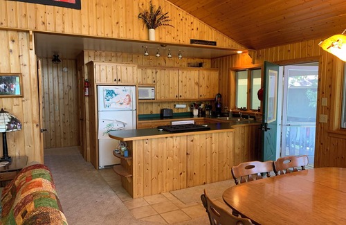 Lake Arrowhead Cabina | Cabin / lake house on Lake Arrowhead. A family retreat with private beach!
