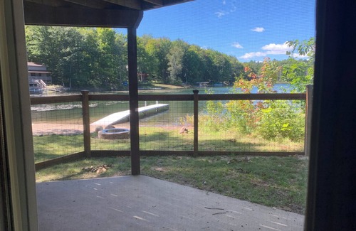 Lake Arrowhead Cabina | Cabin / lake house on Lake Arrowhead. A family retreat with private beach!