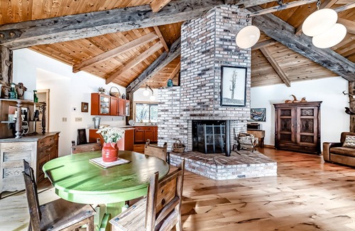 Burnt Ranch Casa | Cabin near the river with private pool, wood-burning fireplace & patio