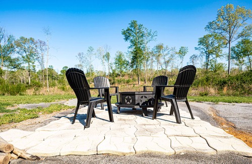 Alexander City Cabina | Cabin On 40 Acres
