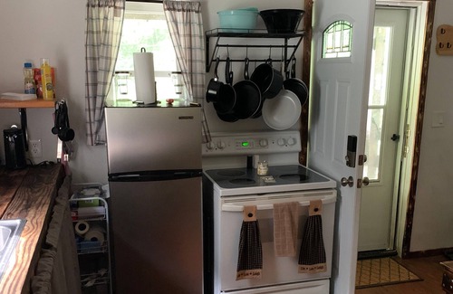 Stewartsville Cabina | Cabin on the Creek