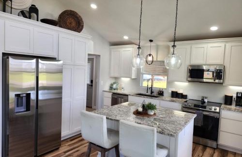 Cleora Casa | Cabin Rental at Duck Creek on Grand Lake, Sleeps 6, Hot Tub & Pool