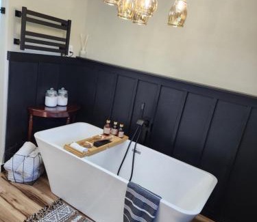 Cleora Casa | Cabin Rental at Duck Creek on Grand Lake, Sleeps 6, Hot Tub & Pool