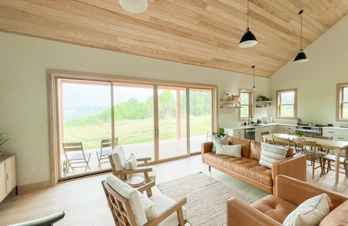Lexington Cabina | Cabin Retreat at Stillhouse Farm NEW