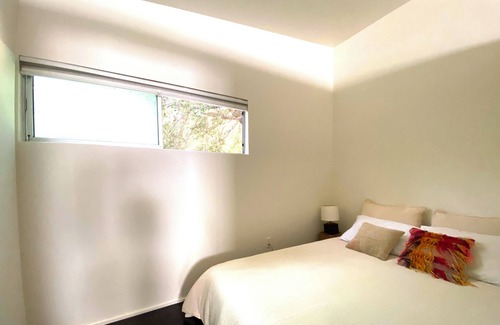 Sylvia Park Cabina | Cabin retreat nestled in the Santa Monica Mountains. 10min drive to the beach!