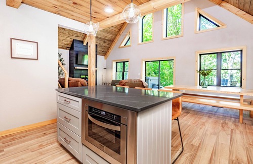 Otter Tail County Cabina | Cabin Retreat with Hot Tub