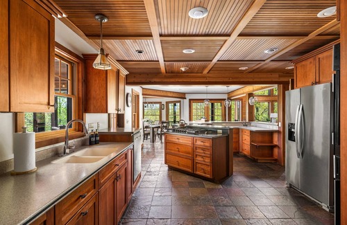 Harbor Springs Cabina | Cabin Slps 18 NEW Patio Hot Tub Arcade Ski Pets ok